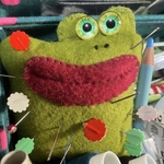 Smilekero様専用　カエルのピンクッション🐸　ひかだま