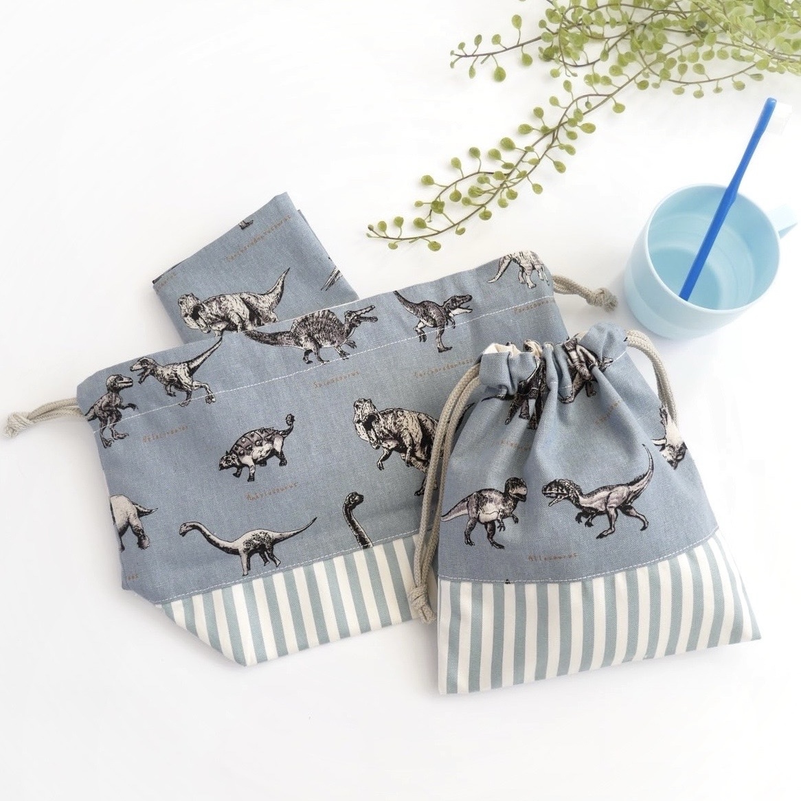 単品可◎【リアルな恐竜シリーズ🦖⸒⸒】ランチセット お弁当袋 コップ