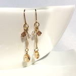 雫ピアス スワロフスキーゴールドシャードーのピアス