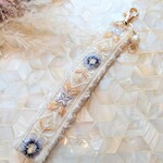 Xmasにも New✢1点物☆インド刺繍リボン×ツイード　スマホストラップ♡ 