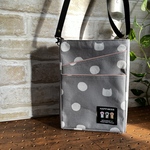 縦型サコッシュ　ねこたまグレー