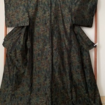 0367ビンテージ着物　本場大島紬　単衣　泥染め　樹林風景文　逸品　きもの　和服