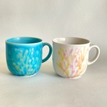沖縄の海と縁起の良い珊瑚カップ ペア 青色×純白 スカイブルー色 おうちカフェ ギフトボックス＆紙袋付き
