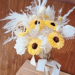 新作❤︎枯れないひまわり🌻dryflowerクラッチブーケ❤︎そのまま残るブーケ★ひまわりdryflowerラウンドクラッチブーケ★
