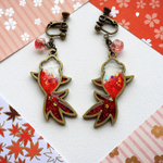 金魚のピアス／イヤリング