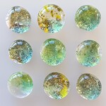 1232   ガラスビーズ　シックなトーン　大粒　グリーン　縦11〜13mm