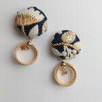 インド刺繍リボンの耳飾り ネイビーボタニカル