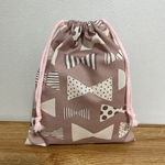 くすみピンクがかわいい♪リボン柄　巾着