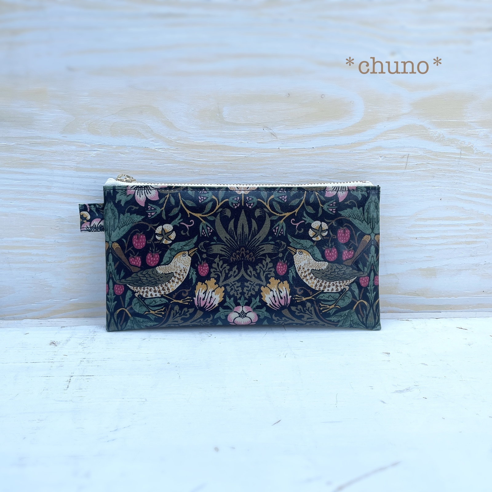新緑のリースのがま口ポーチ　モリス　手刺繍　ハンドメイド 新緑のリースのがま口ポーチ モリス 手刺繍 ハンドメイド - メルカリ