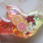 ◇1075　🍊オレンジの小鳥ピンバッジ🐦♪（ブローチ）