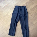  テーパードパンツ  黒  M・Lサイズ