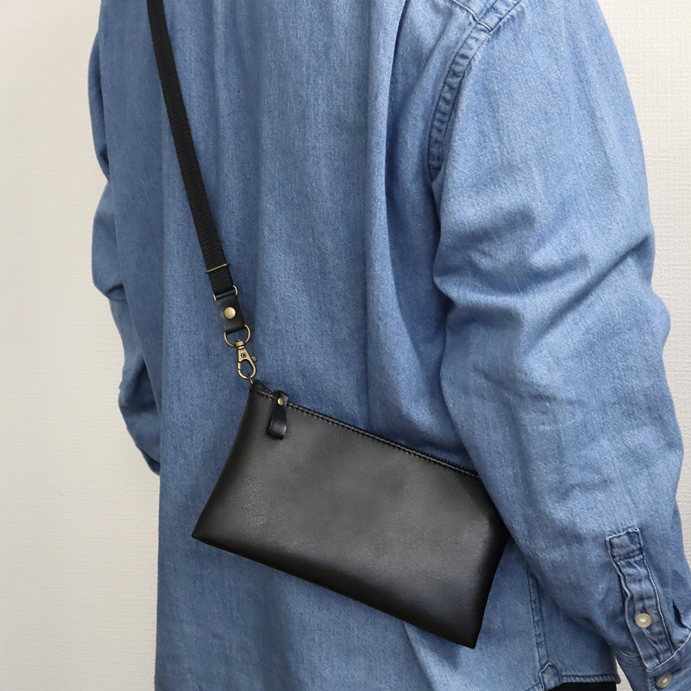 HERZ ヘルツ 2部屋サコッシュ（サコッシュ 合皮 新品 （大人から