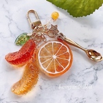 みかん🍊ずっしり♬.*ﾟスライスオレンジレジンキーホルダー