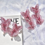 トキメキが止まらない！！ピンクが可愛すぎるbutterfly accessory💕💕ピアス、イヤリング