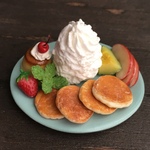 【B】パンケーキ（プリン付き）メロン・リンゴ