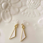 ホワイト△ノンホールピアス