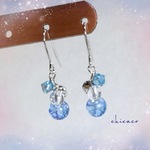 ブルークラック水晶 withSWAROVSKIのピアス／イヤリング