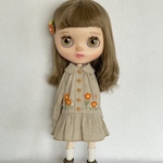 blythe outfit お花刺繍のワンピース(オレンジ色のお花)