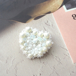 ハートブローチ（ホワイト/ハート/ビーズ刺繍/パール/ガラスビーズ/タティングレース/マグネット/母の日）