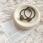 ヒョウ柄のハートヘアゴム