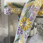 ☆[実物のお色味と違う場合があります] インド刺繍リボン　花　インド刺繍　スパンコール　刺繍リボン　リボン　りぼん　※10月8日よりゆうパケットにて発送