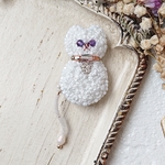 真っ白しろねこブローチ⋆* ビーズ刺繍 一点物 アクセサリー