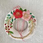 羊毛と刺繍のお正月リース2