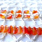 勾玉山吹オレンジ　チェコビーズ１０個
