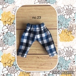 ねんどろいどどーる　服　ウエストがゴムの黒青チェック柄パンツ　no.23