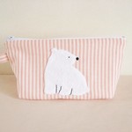 お座りポーズのかわいい白くまペンケース（ピンク×白ストライプ）