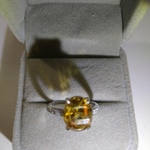 黄金色　シトリン🤔？サファイア🤔？(*˘︶˘*).｡.:*♡💕リング