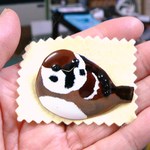 七宝焼・ごきげんなスズメ