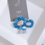 名もない青花 ビーズ刺繍ブローチ