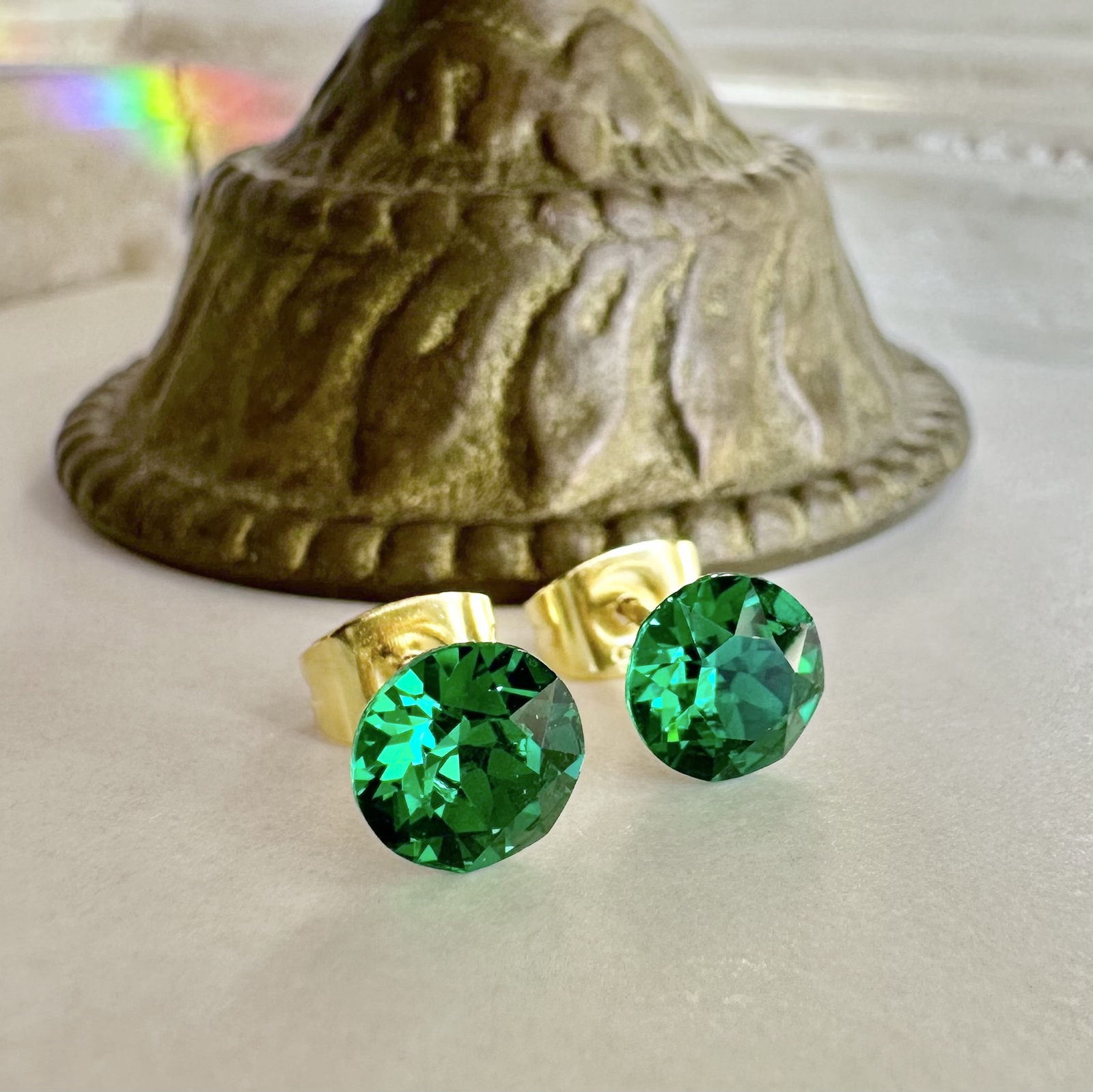 スワロフスキー・クリスタル®︎ マジェスティックグリーン ピアス 6mm