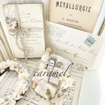 ホワイトアンティークな木製の本