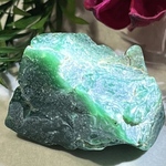 成功と繁栄✨　グリーンジェイド　原石　ラフストーン