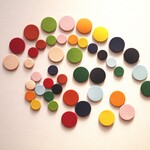 カラフル１１色♪【レザーパーツ】丸形・円形・４４枚セット（12mmと20mm各２個✕１１色）牛革　～定形外郵便（送料無料）～