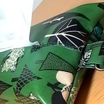 再１ エコティッシュケース ラミネート 木登り猫［草原］