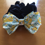 立体リボンのシュシュ