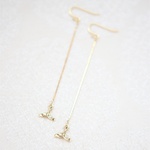 ラッキー♡ホエールテール♡華奢なロングチェーン♡ピアス・イヤリング♪【K18・K14GF/14kgf対応】