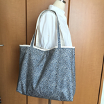 花柄ラミネートのトートバッグ☆大きいサイズ☆