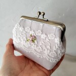 sale ピンクリネン*レース*薔薇刺繍*がま口*ポーチ