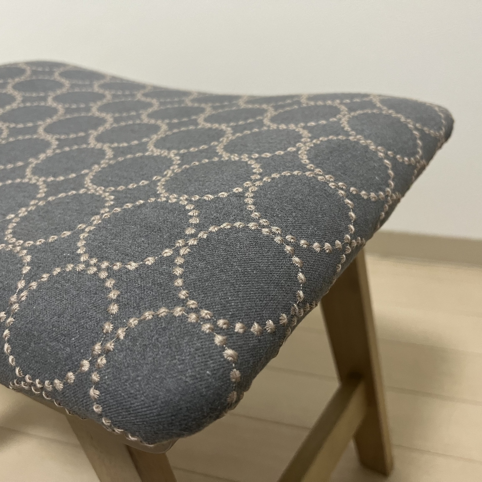 ミナペルホネン dop タンバリン l4 スクエア スツール【グレー】椅子 ミナペルホネン dop タンバリン l4 スクエア スツール 【グレー