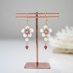 白梅の花(ピアス,イヤリング)(ディップアート)