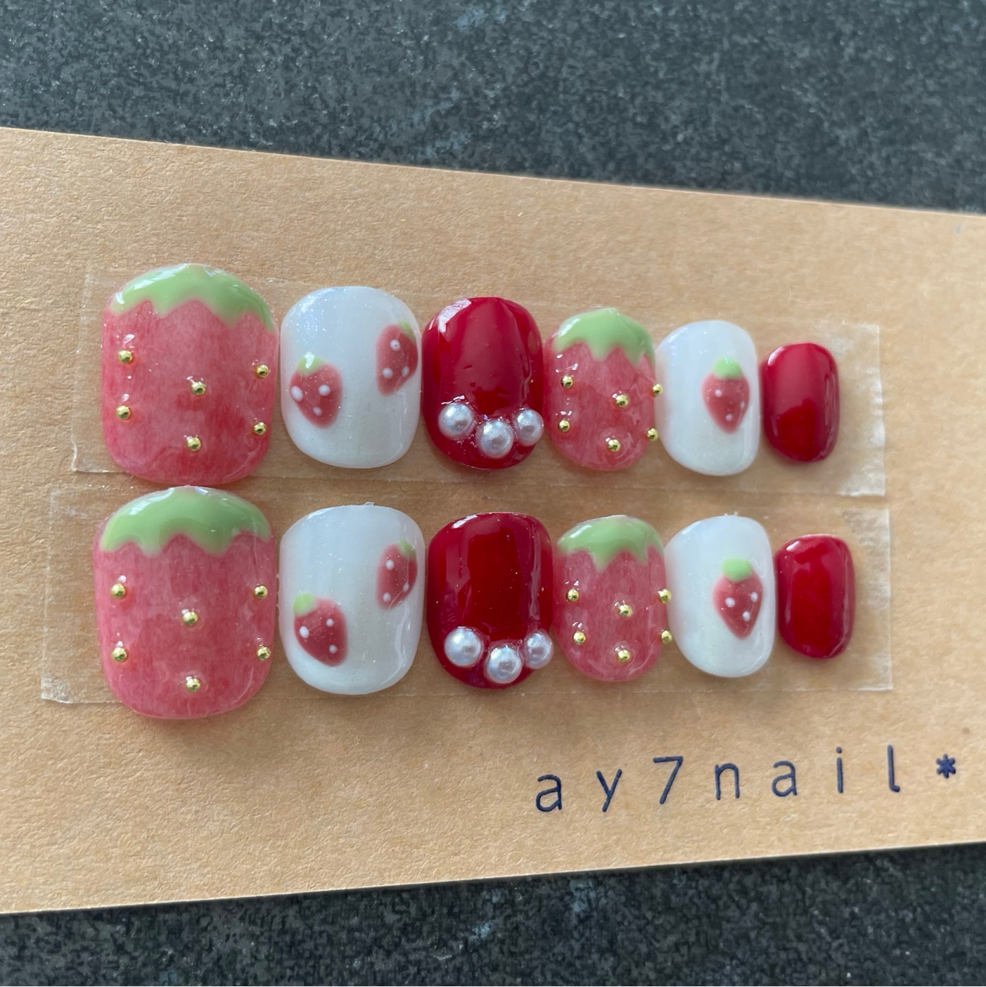 no.028いちご ネイルチップ ガーリー ピンク 赤 マグネット チェック 花 no.028いちご ネイルチップ ガーリー ピンク 赤 マグネット チェック