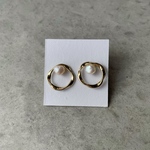 淡水パールとツイストフープピアス・樹脂ピアス・イヤリング