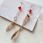 🪶ゴールドのフクロウのピアス/イヤリング　アシンメトリー