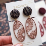 【NEW】くるみボタンのツイード×レース模様　オーガンジー刺繍【pink brown】ピアス／イヤリング