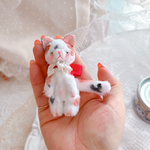 三毛猫ダンボール箱付き