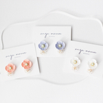 ふんわり春色　ポピー　(orange,blue,white) つまみ細工　ピアス/イヤリング